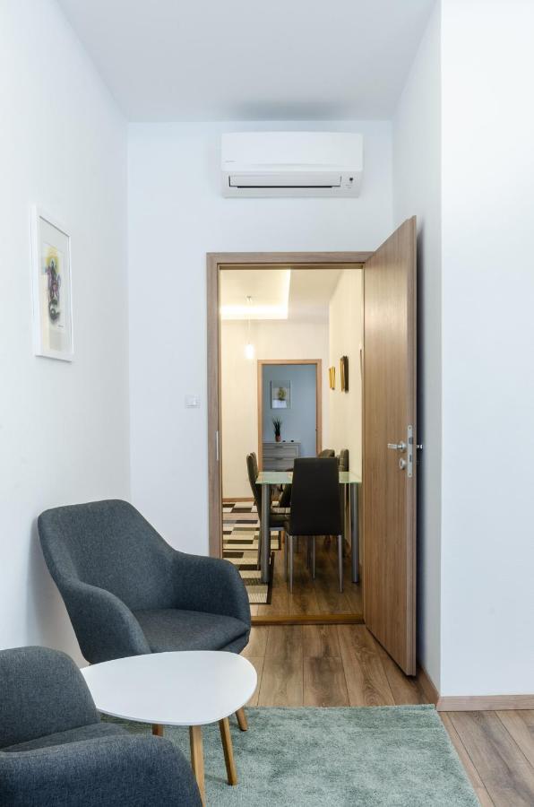 3 En Suit Bedroom Flat In The Main Centre For 6Ppl, 3Bdr,3Bthr,Ac ブダペスト エクステリア 写真