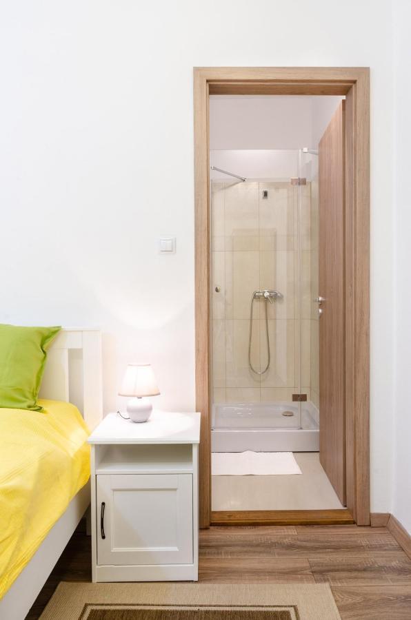 3 En Suit Bedroom Flat In The Main Centre For 6Ppl, 3Bdr,3Bthr,Ac ブダペスト エクステリア 写真