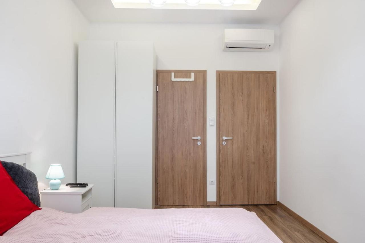 3 En Suit Bedroom Flat In The Main Centre For 6Ppl, 3Bdr,3Bthr,Ac ブダペスト エクステリア 写真