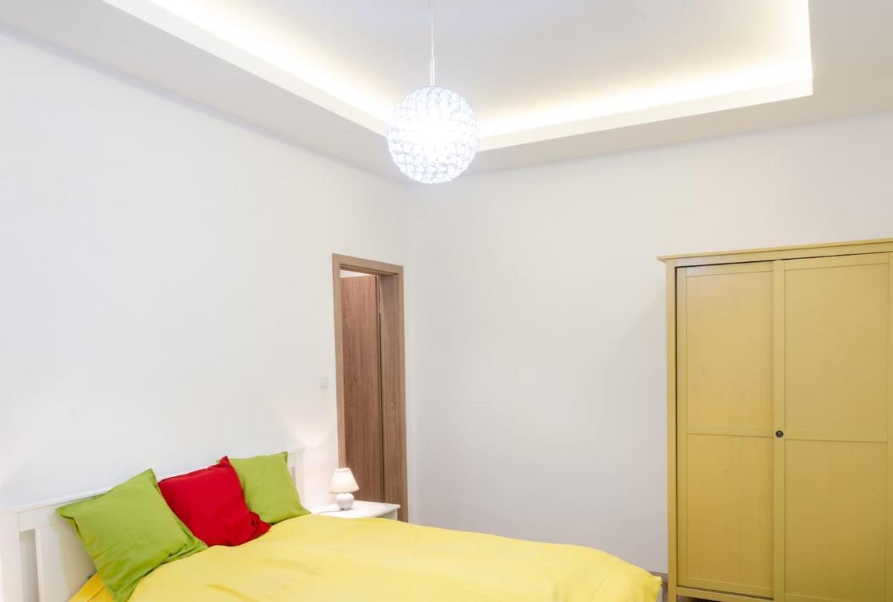 3 En Suit Bedroom Flat In The Main Centre For 6Ppl, 3Bdr,3Bthr,Ac ブダペスト エクステリア 写真