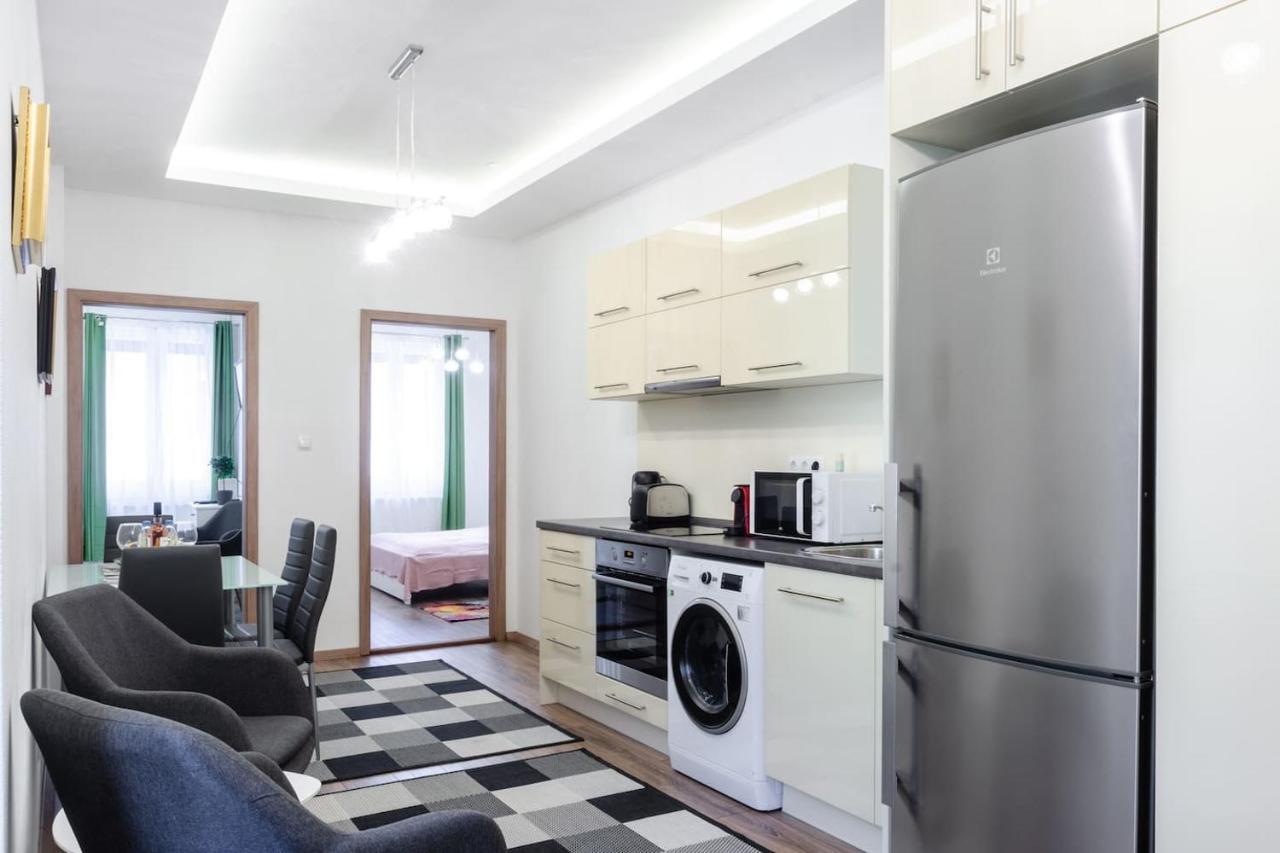 3 En Suit Bedroom Flat In The Main Centre For 6Ppl, 3Bdr,3Bthr,Ac ブダペスト エクステリア 写真