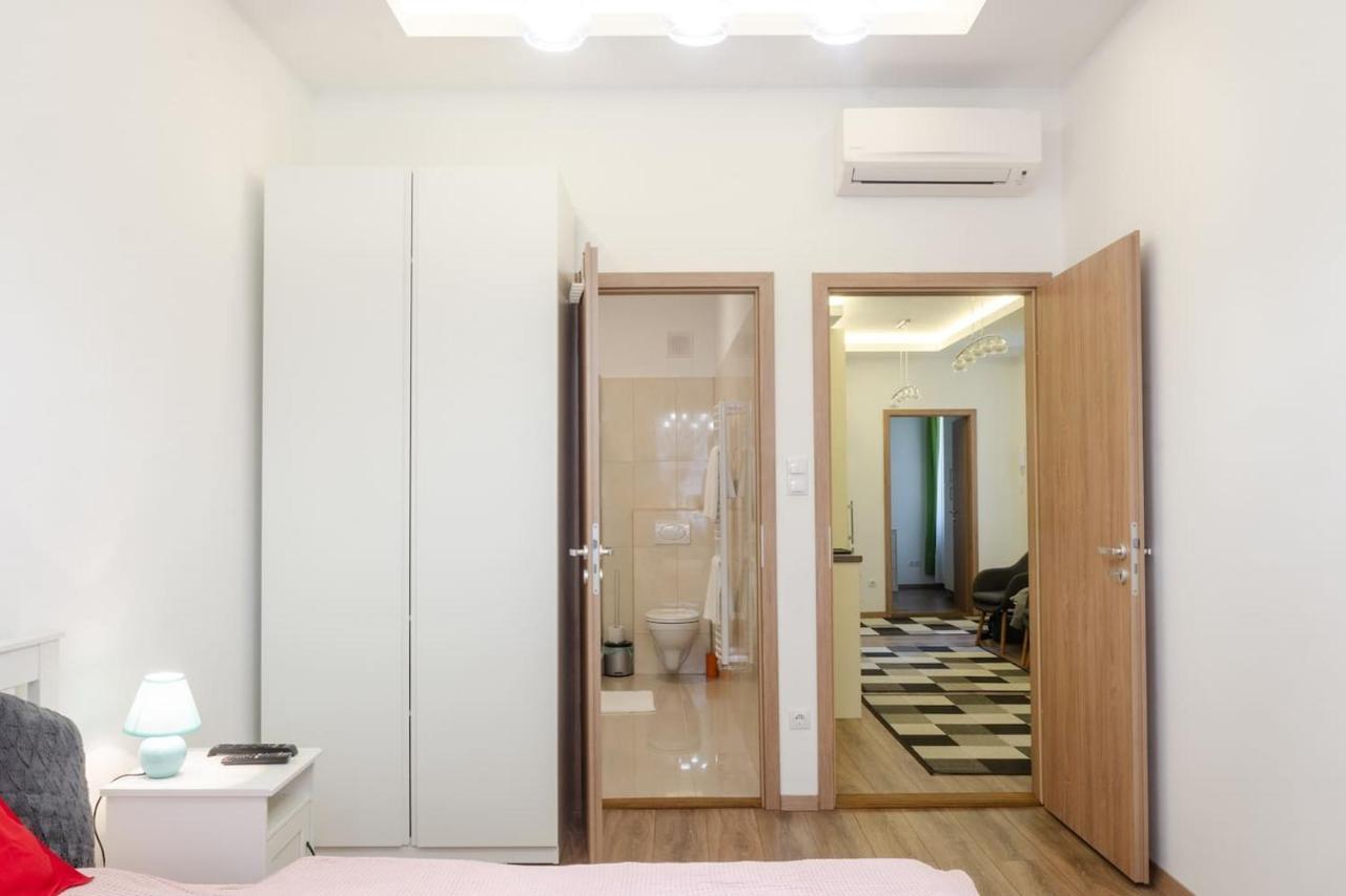 3 En Suit Bedroom Flat In The Main Centre For 6Ppl, 3Bdr,3Bthr,Ac ブダペスト エクステリア 写真