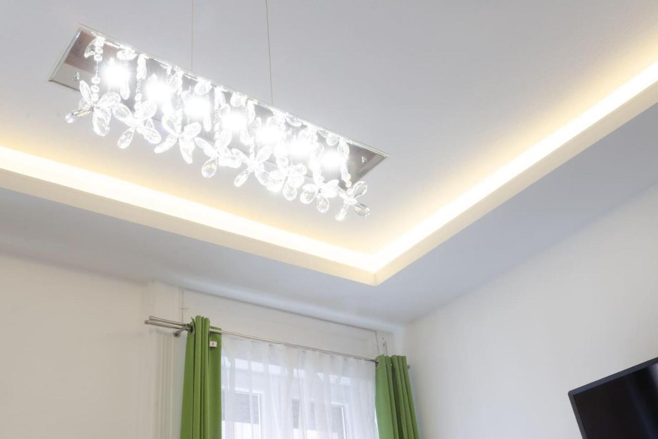 3 En Suit Bedroom Flat In The Main Centre For 6Ppl, 3Bdr,3Bthr,Ac ブダペスト エクステリア 写真