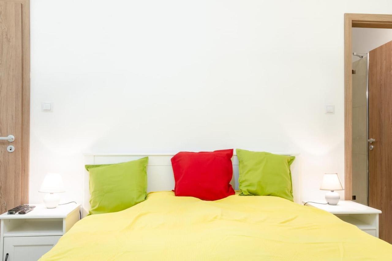 3 En Suit Bedroom Flat In The Main Centre For 6Ppl, 3Bdr,3Bthr,Ac ブダペスト エクステリア 写真