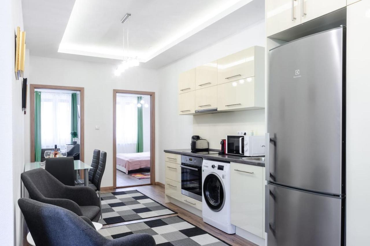 3 En Suit Bedroom Flat In The Main Centre For 6Ppl, 3Bdr,3Bthr,Ac ブダペスト エクステリア 写真